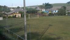 Porto Barreiro - O Governo Municipal atrav&eacute;s do Departamento de Esportes realizou manuten&ccedil;&atilde;o no campo municipal de futebol sete