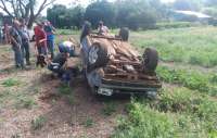 Nova Laranjeiras - Capotamento é registrado na estrada do Guarani