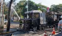 Quadrilha explode cofre de empresa, ataca quartel e mata policial