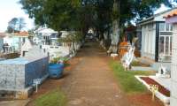Laranjeiras - 50 toneladas de entulhos são retirados do cemitério municipal