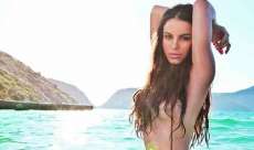 Sthefany Brito faz topless em ensaio: "Me senti uma deusa"