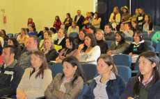 Cand&oacute;i - Forma&ccedil;&atilde;o Continuada fortalece qualifica&ccedil;&atilde;o de professores da rede municipal