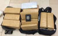 Laranjeiras - Polícia Civil apreende casal com drogas na rodoviária