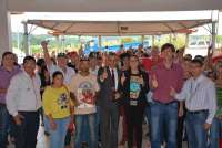 Laranjeiras - Administração municipal entrega escola e quadra poliesportiva