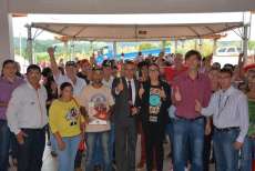 Laranjeiras - Administração municipal entrega escola e quadra poliesportiva