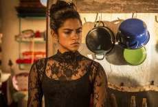 'Velho Chico': Luzia flagra briga e pressiona Santo