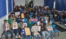 Quedas - Popula&ccedil;&atilde;o protesta contra vereadores que votaram pacot&atilde;o de obras