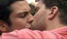 Beijo gay entre F&eacute;lix e Nico em Amor &agrave; Vida repercute entra famosos. Veja os coment&aacute;rios