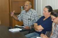 Secretário de Agricultura, Ademir Severino Alves, com Kátia (Esportes) e Terezinha Nardi (Educação)