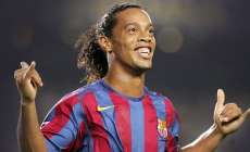 Ronaldinho Ga&uacute;cho "dibra" Zuckerberg e lan&ccedil;a rede social pr&oacute;pria