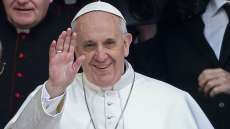 Papa estaria saindo &agrave; noite disfar&ccedil;ado para encontrar sem-teto. Vaticano nega