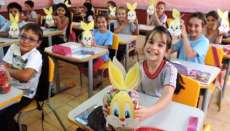 Cand&oacute;i - Munic&iacute;pio entrega cestas de P&aacute;scoa para as crian&ccedil;as
