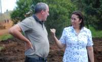 Laranjeiras - Prefeita Sirlene vistoria obras e adequação de estradas rurais