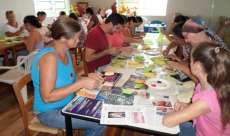 Tr&ecirc;s Barras - Curso de Flores do CRAS visa novas oportunidades de recrea&ccedil;&atilde;o e gera&ccedil;&atilde;o de renda