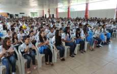 Cand&oacute;i - Proerd forma 245 alunos