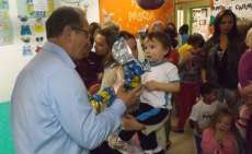 Foz do Jord&atilde;o - Alunos recebem ovos de P&aacute;scoa