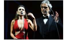 Em show, Paula Fernandes deixa o tenor Andrea Bocelli no v&aacute;cuo. Assista