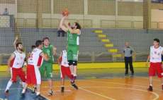 Jarcan's - Come&ccedil;am as disputas do basquete e voleibol