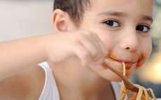 Fa&ccedil;a seu filho comer bem desde pequeno