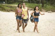 'Malha&ccedil;&atilde;o': Joana se surpreende ao ver Toninho na praia com Juliana