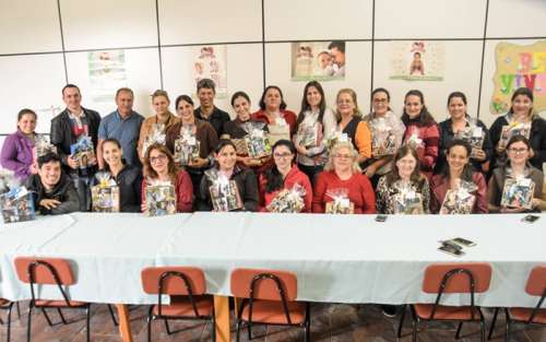Catanduvas - Servidores Públicos das secretarias Ação Social e CRAS recebem homenagem