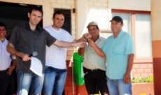 Cand&oacute;i - Prefeito Gelson Costa faz entrega oficial de 14 ve&iacute;culos e 1 motoniveladora (patrola)