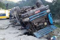 Acidente com carreta interdita BR-376