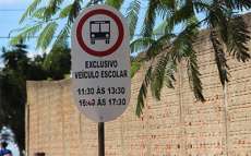 Palmital - Aten&ccedil;&atilde;o motoristas palmitalenses: Proibido estacionar nas &aacute;reas de embarque e desembarque, em frente &agrave;s escolas