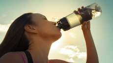 N&atilde;o tem sede para beber &aacute;gua? Esse truque vai te salvar e isso vai virar um h&aacute;bito