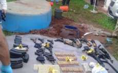 Pol&iacute;cia encontra arsenal de guerra e desconfia que seria usado para resgate de narcotraficante