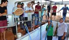 Tr&ecirc;s Barras - Produtores de Leite participam do curso &ldquo;Bovinocultura de Leite &ndash; Manejo e Ordenha"
