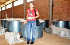 Laranjeiras - Governo Municipal compensa falta de investimento das ultimas décadas e fecha 2014 entregando mais 10 resfriadores de leite