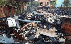Campo Bonito - Casa &eacute; totalmente destru&iacute;da pelo fogo no bairro S&atilde;o Francisco