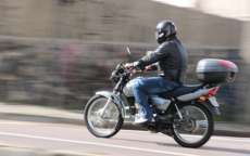 Risco de morte em acidente de moto &eacute; 20 vezes maior que em carro