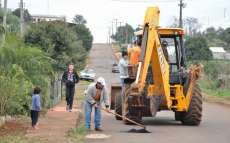 Laranjeiras - Ruas do bairro Palmeiras tem operação tapa-buracos