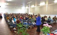 Cand&oacute;i - Encontro pedag&oacute;gica re&uacute;ne professores da rede municipal de ensino