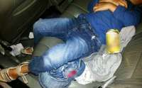 Em Camboriú, SC, criança de 5 anos é encontrado em carro com drogas e cerveja