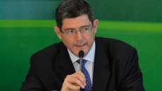 Levy diz que governo n&atilde;o retirou direitos ao mudar regras do seguro-desemprego