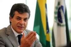 Substitutivo mant&eacute;m quinqu&ecirc;nio e anu&ecirc;nio para todos os servidores