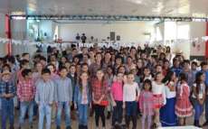 Cand&oacute;i - Alunos do PETI encerram per&iacute;odo letivo com festa julina