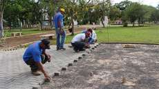 Palmital - Prefeitura est&aacute; instalando na Pra&ccedil;a Central a Academia da Terceira Idade