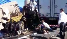 Dois motoristas morrem em acidente na BR-153