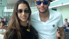 F&atilde; tira foto com Neymar e zomba de Marquezine