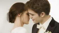 Kristen Stewart e Robert Pattinson v&atilde;o oficializar a uni&atilde;o