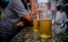 Guia alerta sobre consumo precoce de bebidas alco&oacute;licas entre jovens