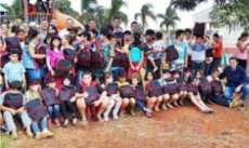 Cand&oacute;i - Alunos do Peti recebem kits de uniformes do Munic&iacute;pio