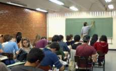 Carreira de professor desperta cada vez menos o interesse de jovens
