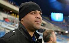 Adriano compra clube e vai voltar a jogar
