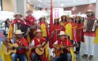 Foliões do Divino da região Turística Lagos &amp; Colinas da Cantu encantam o público do Salão Paranaense de Turismo