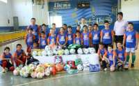 Ibema - Governo do Estado entrega kits de materiais esportivos